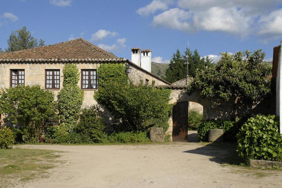 Agro-Turismo - Quinta Do Pinheiro Hotel Cavadoude Exterior photo